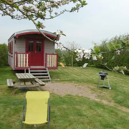 La Roulotte Des Matis 3*