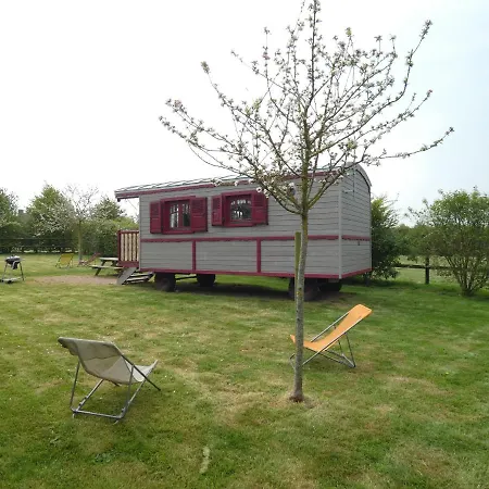 La Roulotte Des Matis Cheux