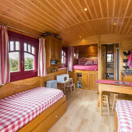 La Roulotte Des Matis Maison d'hôtes Cheux