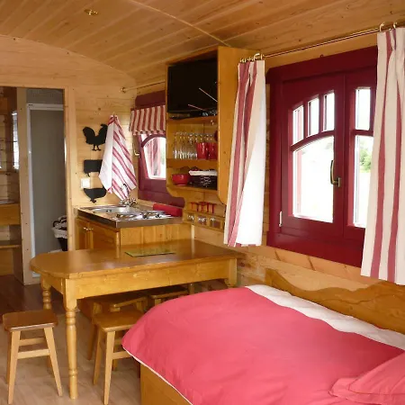 La Roulotte Des Matis Cheux